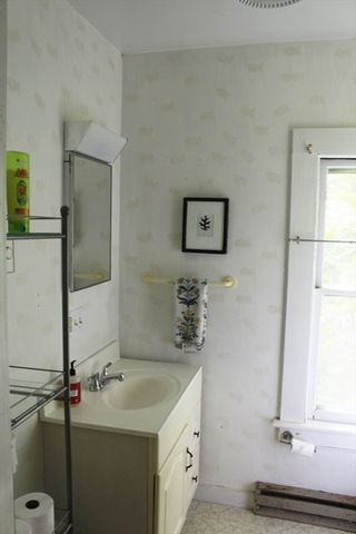 254 Lincoln, Amherst, MA 01002