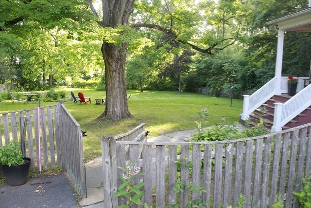 254 Lincoln, Amherst, MA 01002