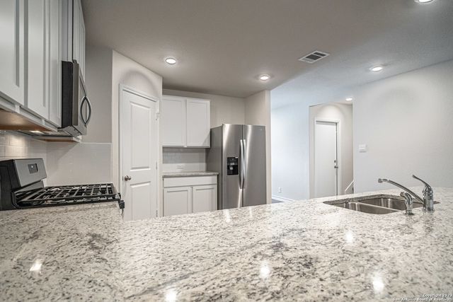 909 Rolling River, Cibolo, TX 78108