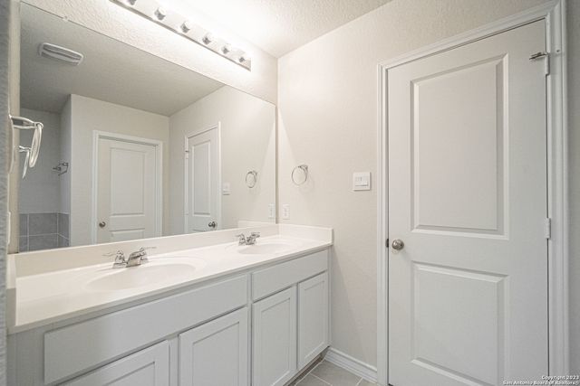 909 Rolling River, Cibolo, TX 78108