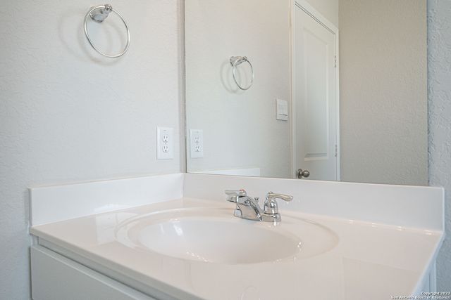 909 Rolling River, Cibolo, TX 78108