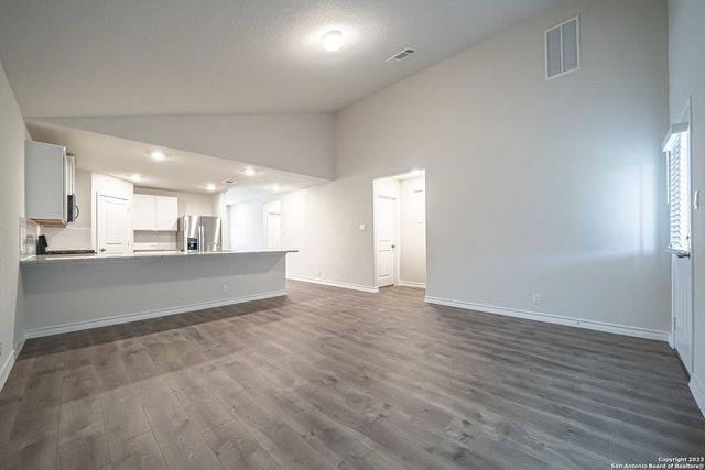 909 Rolling River, Cibolo, TX 78108