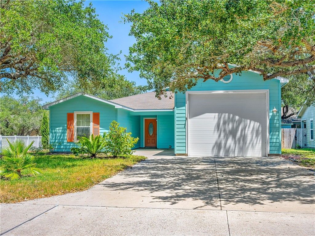 134 Treasure St, Rockport, TX 78382 — photo 3