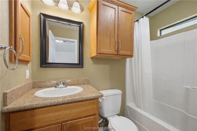 2604 Alexander Valley Court, College Station, TX 77845