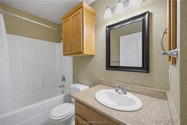 2604 Alexander Valley Court, College Station, TX 77845