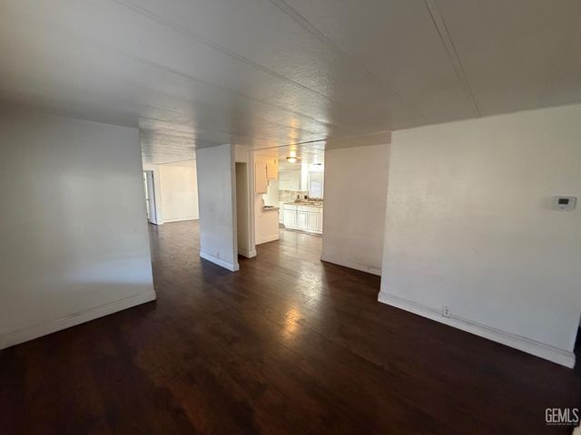 6204 Dennen Street, Bakersfield, CA 93313