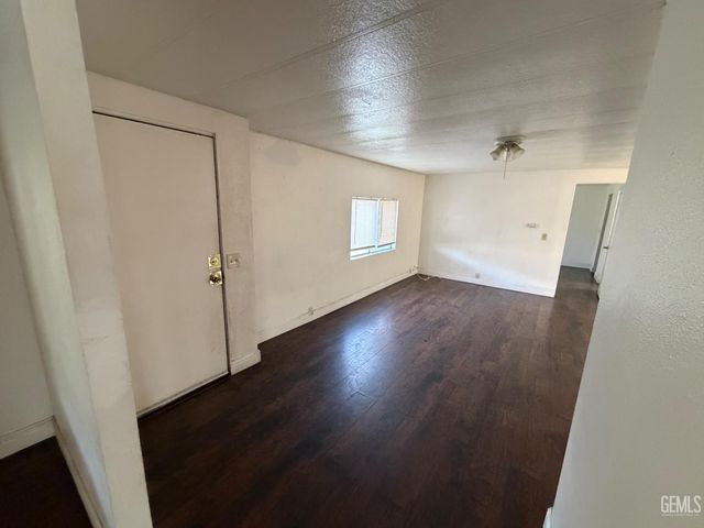 6204 Dennen Street, Bakersfield, CA 93313