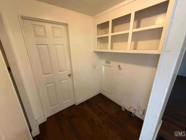 6204 Dennen Street, Bakersfield, CA 93313