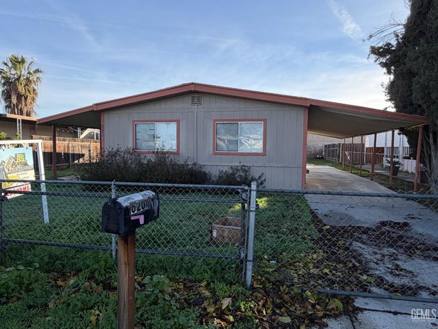 6204 Dennen Street, Bakersfield, CA 93313