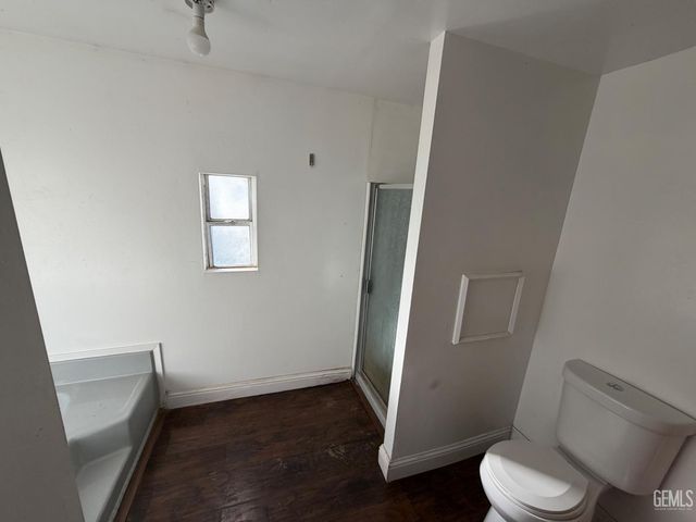 6204 Dennen Street, Bakersfield, CA 93313