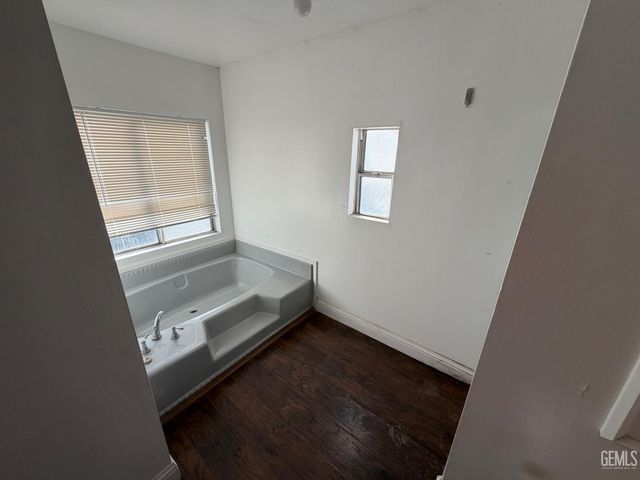 6204 Dennen Street, Bakersfield, CA 93313