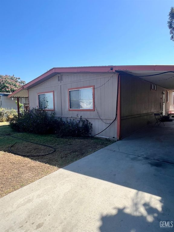 6204 Dennen Street, Bakersfield, CA 93313