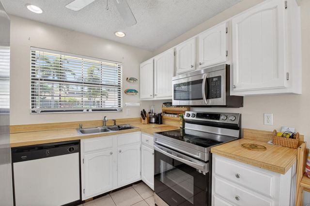 9389 Longmeadow Circle, Boynton Beach, FL 33436
