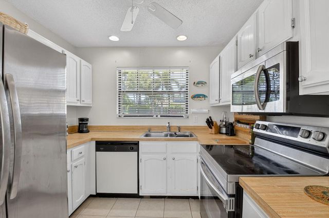 9389 Longmeadow Circle, Boynton Beach, FL 33436
