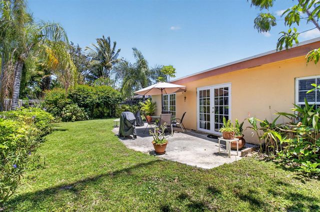 9389 Longmeadow Circle, Boynton Beach, FL 33436