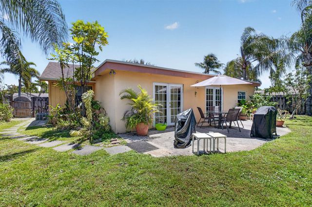 9389 Longmeadow Circle, Boynton Beach, FL 33436