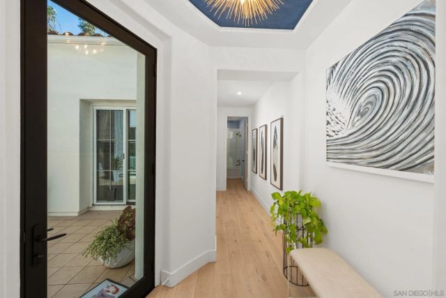 2742 Laning, San Diego, CA 92106