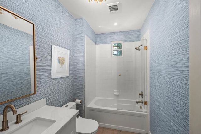 2742 Laning, San Diego, CA 92106