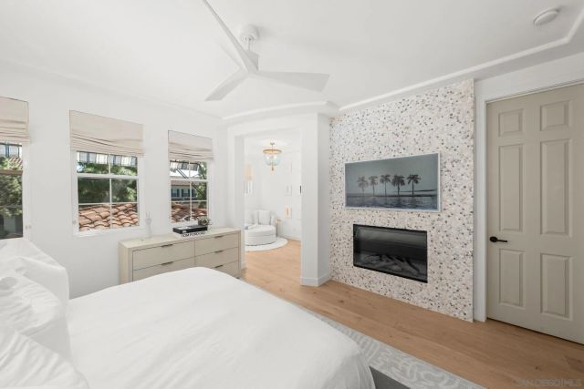 2742 Laning, San Diego, CA 92106