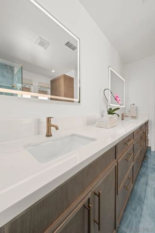 2742 Laning, San Diego, CA 92106