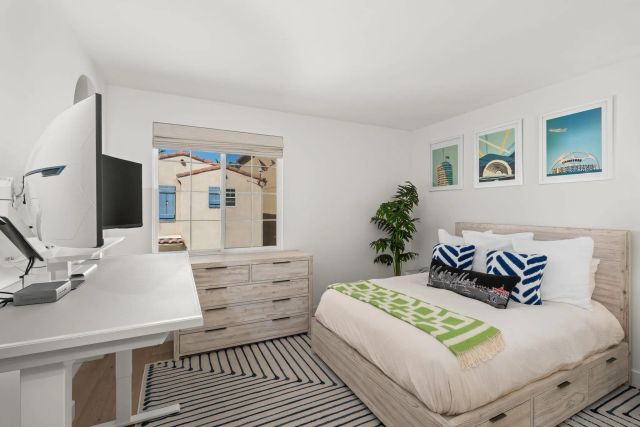 2742 Laning, San Diego, CA 92106