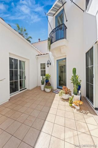 2742 Laning, San Diego, CA 92106
