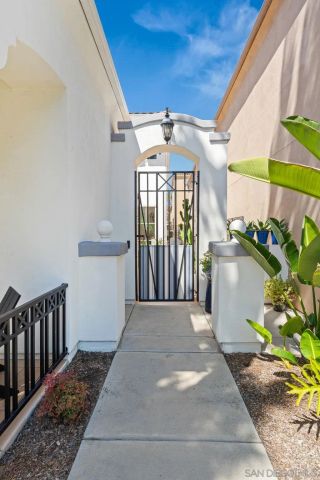 2742 Laning, San Diego, CA 92106