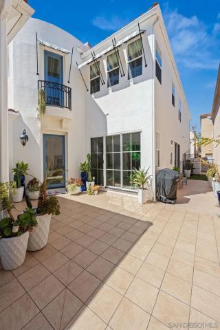 2742 Laning, San Diego, CA 92106