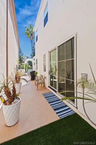 2742 Laning, San Diego, CA 92106