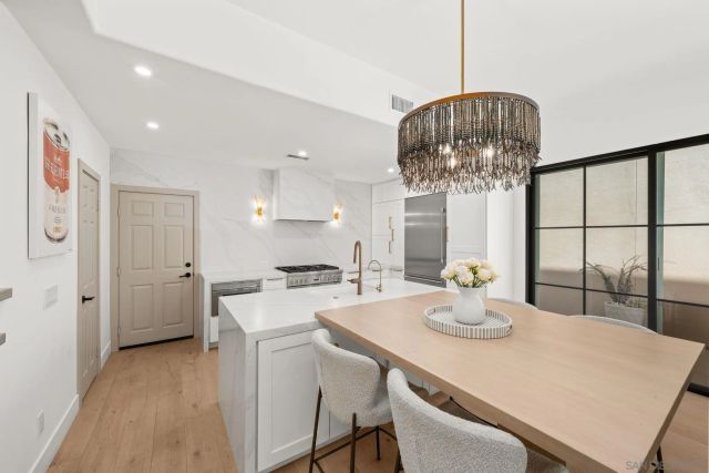 2742 Laning, San Diego, CA 92106