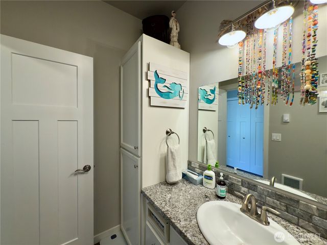 308 Mizzen Avenue NW, Ocean Shores, WA 98569