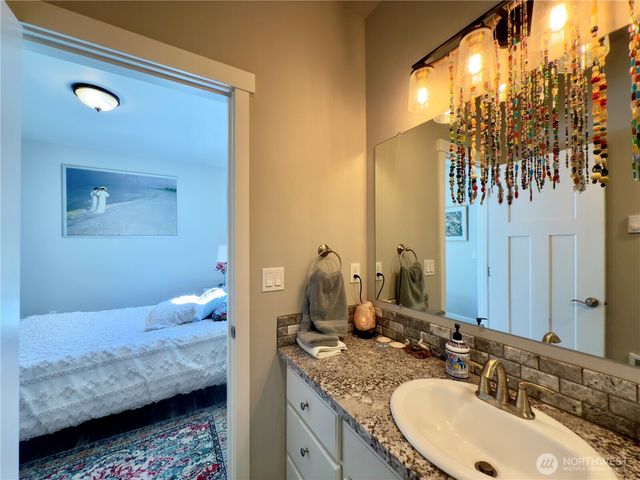 308 Mizzen Avenue NW, Ocean Shores, WA 98569