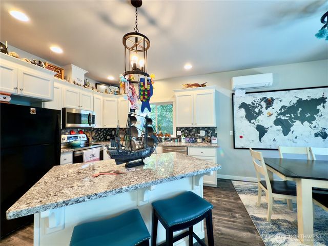 308 Mizzen Avenue NW, Ocean Shores, WA 98569