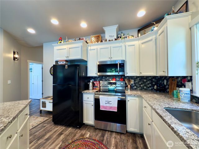 308 Mizzen Avenue NW, Ocean Shores, WA 98569