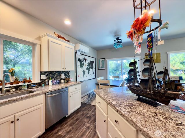 308 Mizzen Avenue NW, Ocean Shores, WA 98569