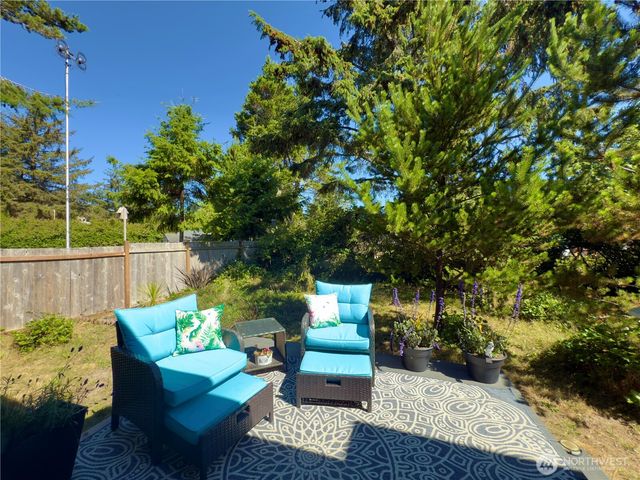 308 Mizzen Avenue NW, Ocean Shores, WA 98569