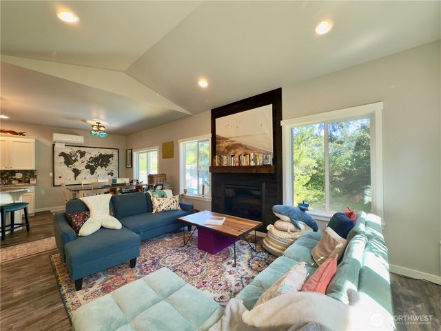 308 Mizzen Avenue NW, Ocean Shores, WA 98569