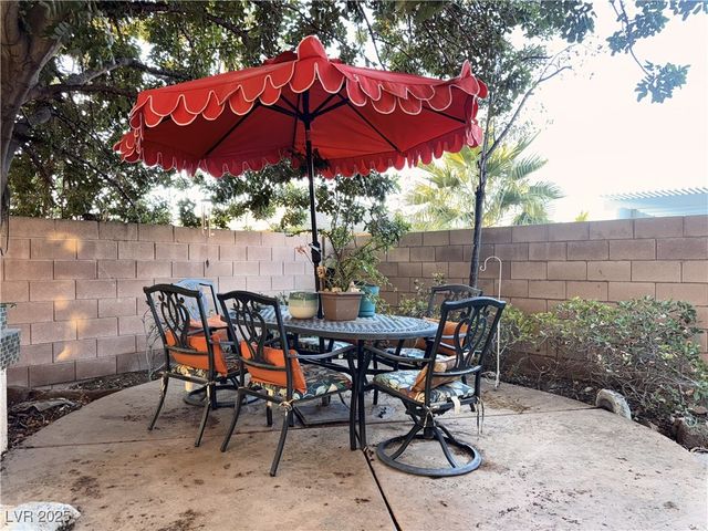 211 Belle Isle Court, Henderson, NV 89012