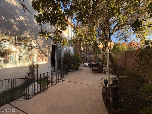 211 Belle Isle Court, Henderson, NV 89012