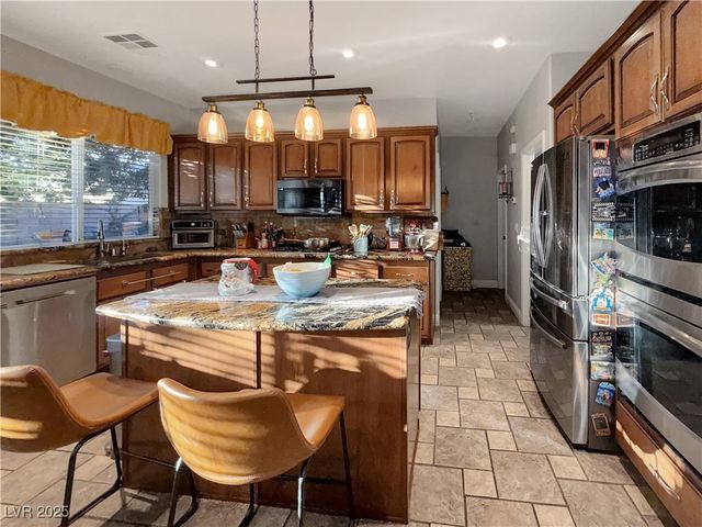 211 Belle Isle Court, Henderson, NV 89012