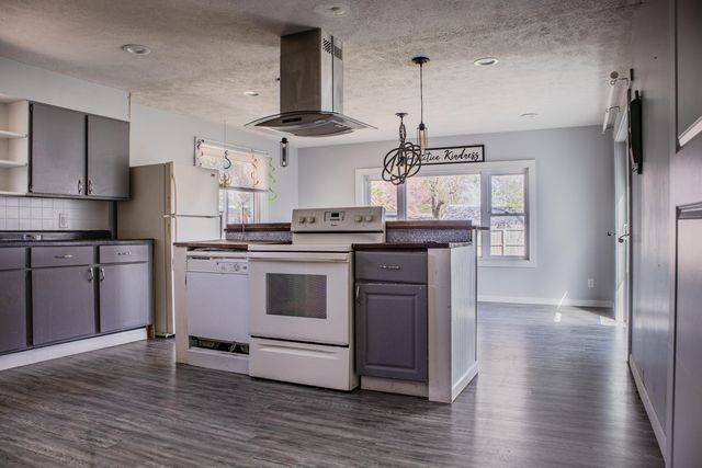 409 S Haver Street, Hartford, MI 49057