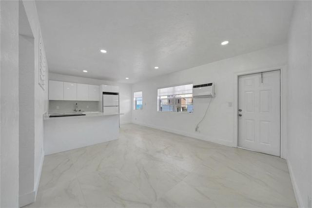 323 Elm Street 7, Hollywood, FL 33019