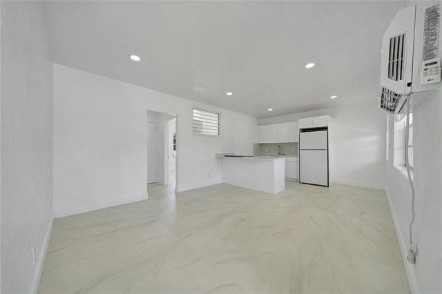 323 Elm Street 7, Hollywood, FL 33019