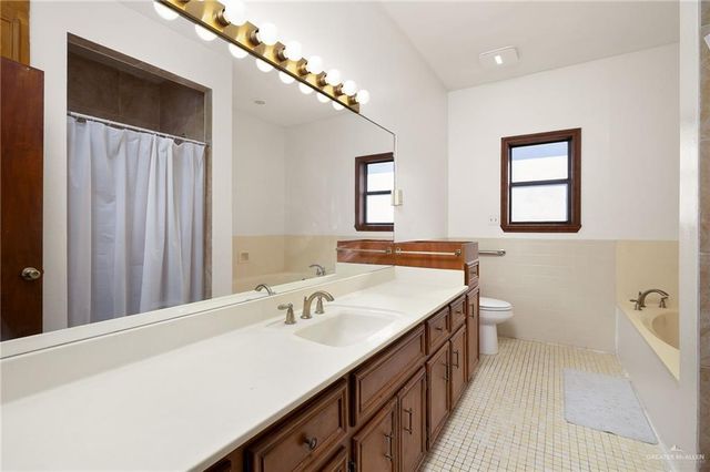 124 E Tulip Avenue, Mcallen, TX 78504