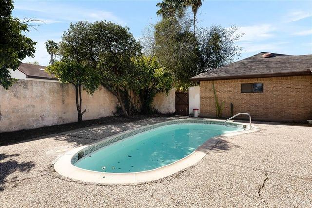 124 E Tulip Avenue, Mcallen, TX 78504