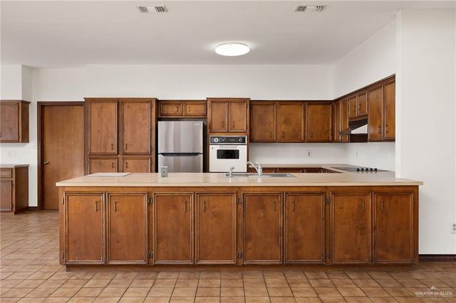 124 E Tulip Avenue, Mcallen, TX 78504