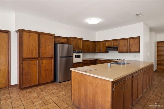 124 E Tulip Avenue, Mcallen, TX 78504