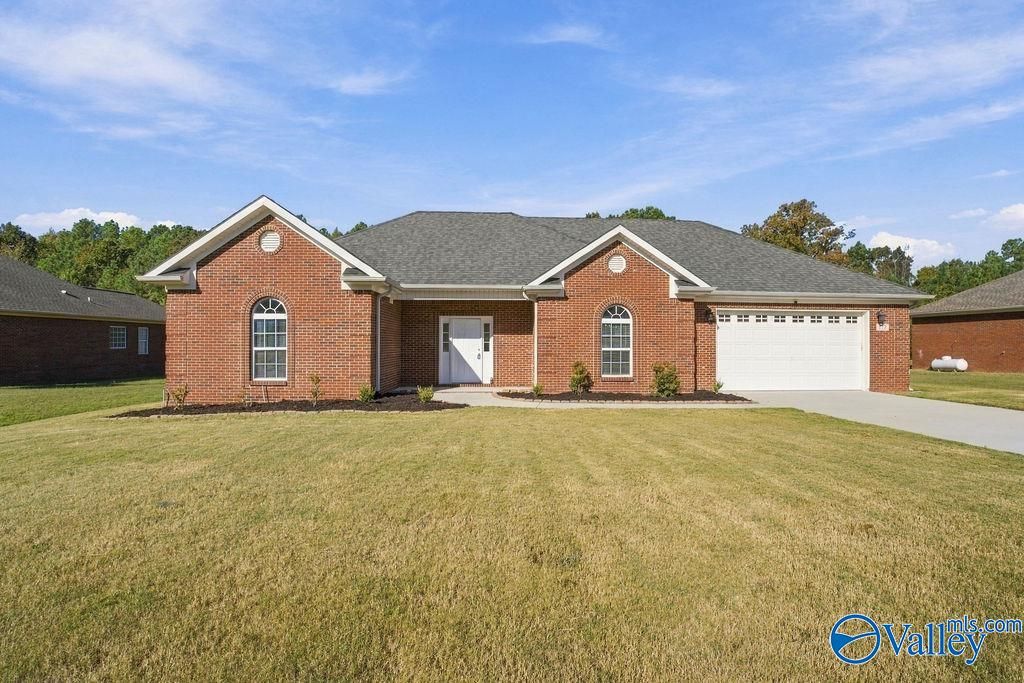 112 Archered Way, New Market, AL 35761