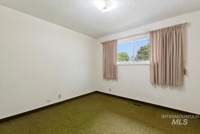 915 Winther Blvd, Nampa, ID 83651