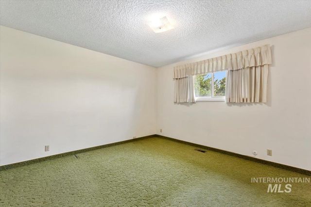 915 Winther Blvd, Nampa, ID 83651